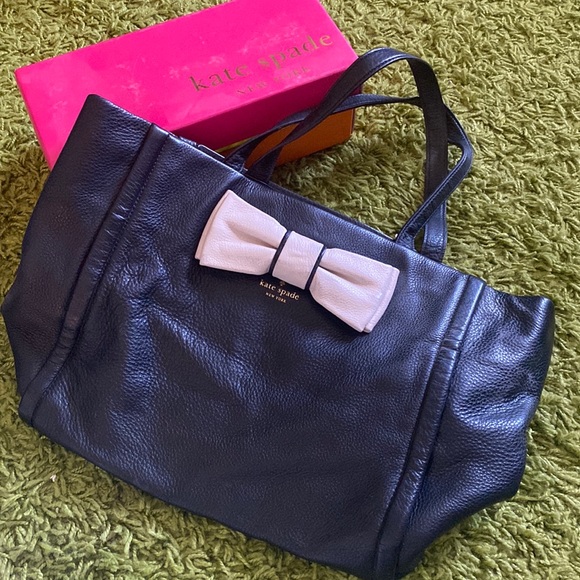 - Kate Spade tote purse - Picture 1 of 7